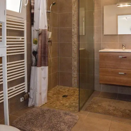 1 Bedroom Gorgeous In